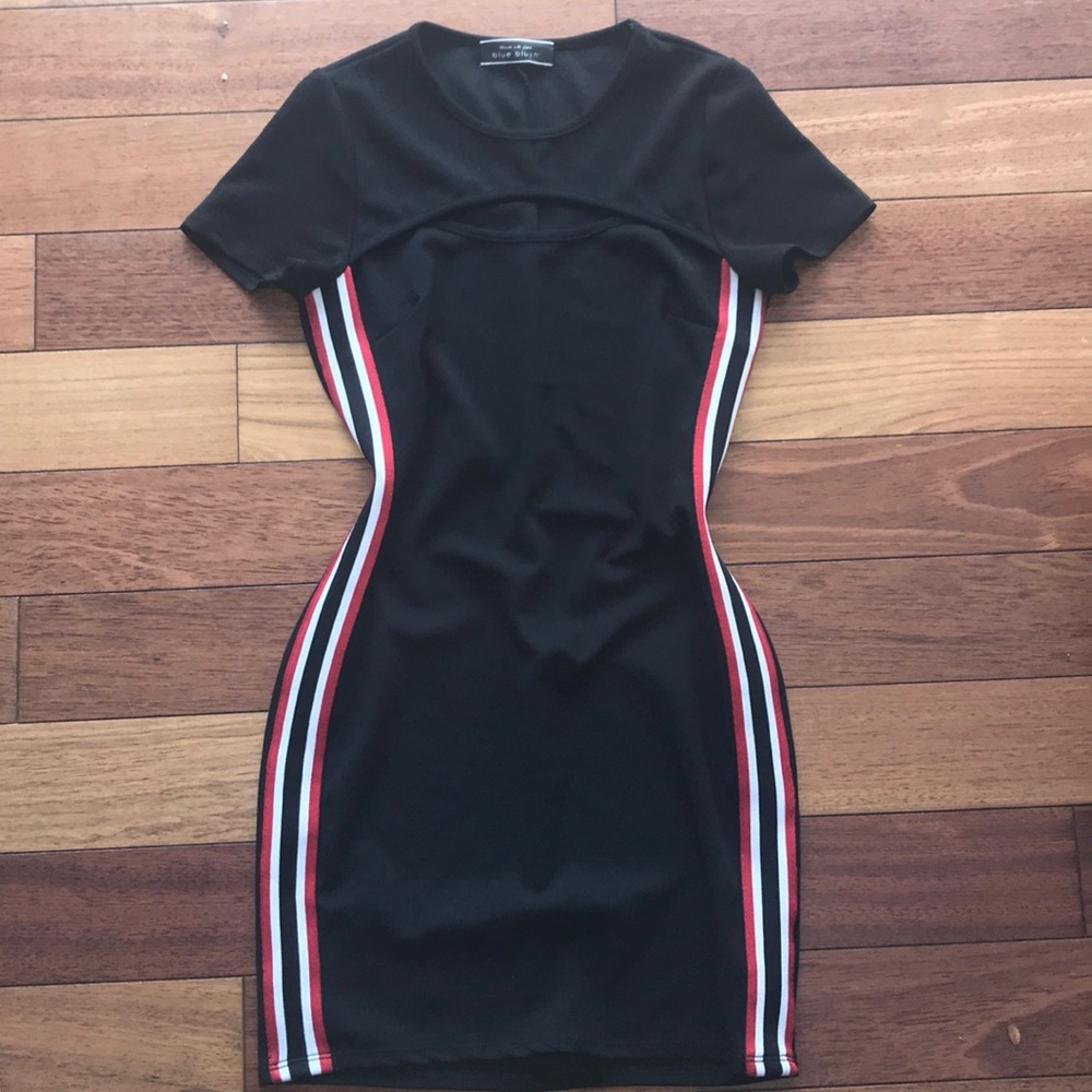 Selling dress, size small